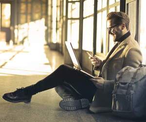 человек с телефоном